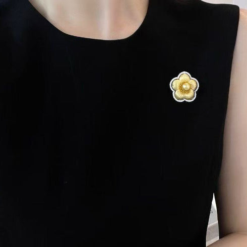 Gold Flower Pearl Brooch